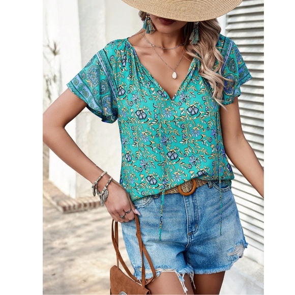 Turquoise Green Floral Printed Boho Short Sleeve Shirt - Picture 3 of 6